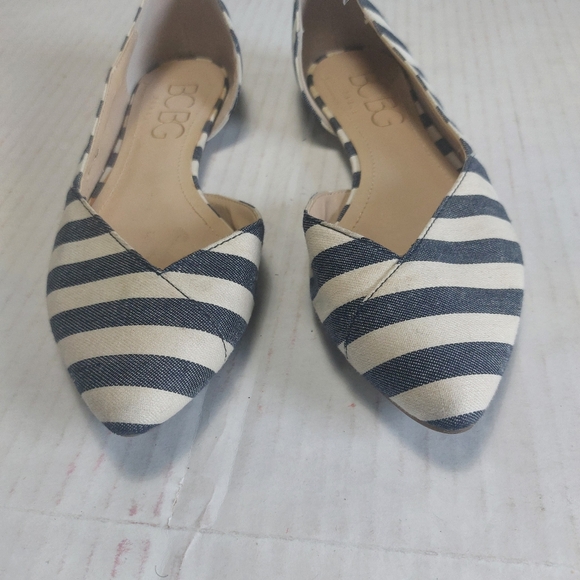 BCBG Black and White Striped Flats Size 6M - Picture 2 of 11